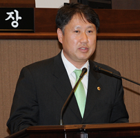 서울시의회에 경전철 특위 구성을 발의한 공석호 의원