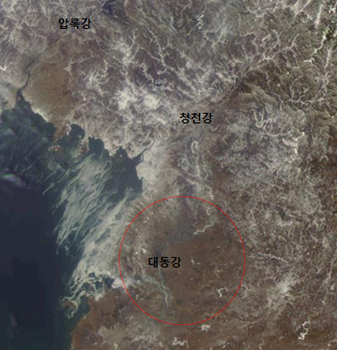 북한 대동강 일부 해빙(解氷) 모습(2013. 2. 16. 11:16KST GOCI 영상 )