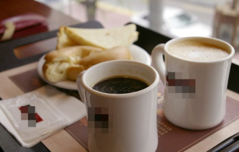 커피전문점들만이 나홀로 활황을 이어가고 있는 것으로 나타났다. (© 지노비즈)