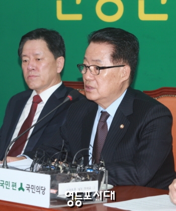 박지원 비대위원장이 20대 국회 첫 국정감사에 대한 문제점을 지적하고 있다. ©임종상 기자 