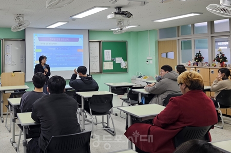 서울병무청이 은평문화예술정보학교 방문해 찾아가는 병역진로설계 개최했다/이미지=서울병무청 제공