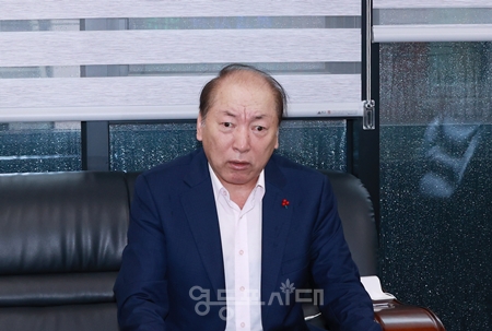 ▲편정수 회장이 가장 시급한 현안으로 주차 문제를 꼽고 이에 대한 해결책을 강구하고 있다“라고 밝히고 있다.