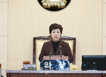 ▲영등포구의회 정선희 의장이 제267회 임시회 제1차 본회의를 주재하고 있다/이미지=영등포구의회 제공 