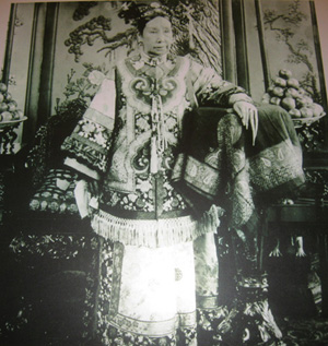 서태후의 60대 후반의 모습이다.  1835.11.29~1908.11.15     