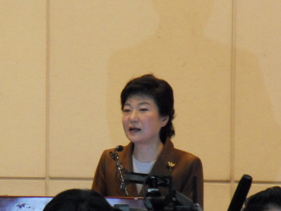 축사하는 박근혜 후보