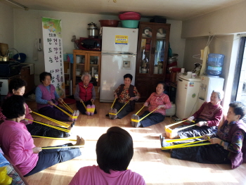 건강 100세 운동교실 &copy;강동구청 