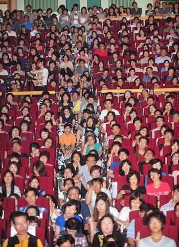 2014학년도 수시모집 대입상담캠퍼스가 24일 서울 광진구 건국대 서울캠퍼스 새천년관 대공연장과 50여 개 강의실에서 열렸다. Ⓒ건국대학교