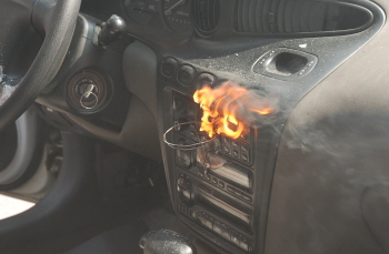 담배불에 의한 화재연소 장면