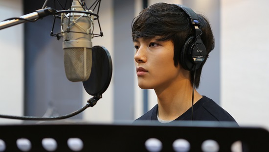 아프리카를 돕기 위해 한국판 위아더월드 ‘Talk about Love’ 노래가 제작되었다.(Ⓒ소통을위한젊은재단)