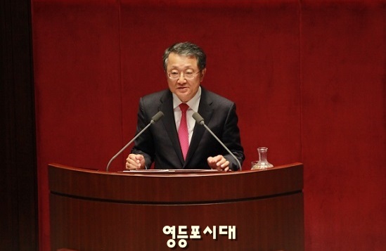 “5년 단임제는 권위주의적 트라우마가 포함되어 있다