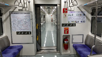 글자 키우고 키 낮춘‘착한 교통약자를 위한 맞춤형 지하철노선도’ &copy;서울시철도공사