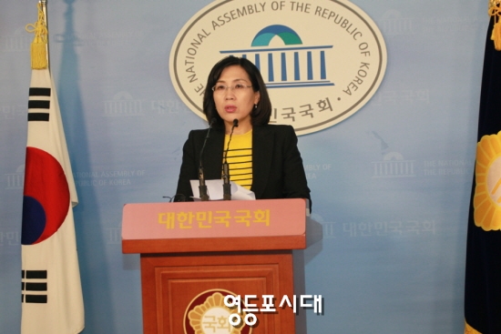 새누리당 김현숙 대변인은 국회 정론관에서 현안 브리핑을 갖고 “새정연은 더는 헌법기관으로서의 책무를 내버려두지 말고, 헌법을 준수하라”고 촉구했다. &copy;안영혁 기자