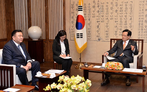 정의화 국회의장이 바트후 몽한 경제포럼 회장을 접견 하고 있다.Ⓒ국회