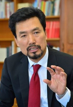 ▲ 황선준 경남 교육연구정보원장이 30년 가까이 스웨덴 생활에서 배우고 느낀 견문과 역량을, 현재 중병으로 신음하고 있는 ‘한국 교육’의 치유를 위한 방안들을 쏟아내고 있다. ⓒ 황선준  