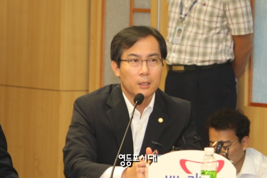 김영우 의원이 “두 지역 지역주민들이 차분하게 대응을 잘하고 있다”고 밝히고 있다. &copy;영등포시대 