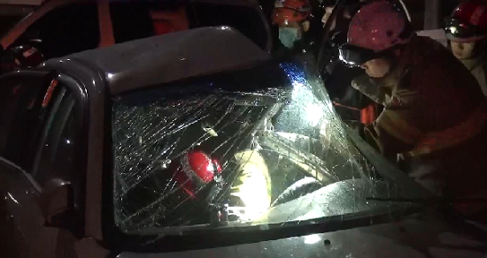 영등포소방서 소방대원들이 출동해 사고 현장을 수습하고 있다. ⓒ사고현장 동영상 캡처