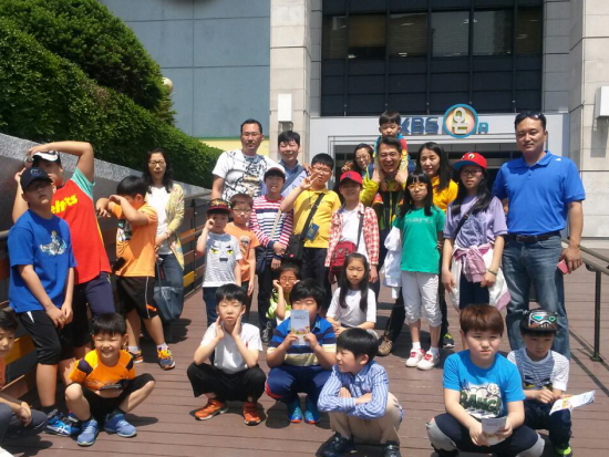 아이들과 함께 방송국 견학