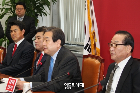 11일 국회에서 열린 최고위원회에 참석한 김무성 대표가 가장 먼저 통과시켜야 할 법안으로 테러방지법을 들고 있다. &copy;영등포시대 