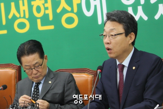 김성식 국민의당 정책위의장은 “국민의당 의원들이 제시하는 정책대안뿐만 아니라 어떤 정당에서 제시하든지 국민 편에서 유익한 정책이라면 정책과제로 만들도록 하겠다”고 밝히고 있다. &copy;임종상 기자 