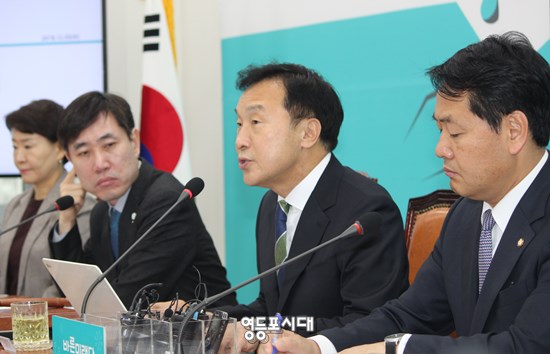  손학규 대표는 5일 국회에서 최고위원회의를 열고 모두 발언을 하고 있다. Ⓒ영등포시대 