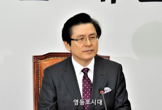 황교안 전 국무총리가 자유한국당 입당 기자회견 후 기자들의 질문에 답하고 있다.  ⓒ 영등포시대