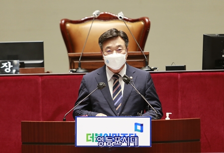 ▲윤호중 원내대표가 정책의원총회에 앞서 모두 발언을 하고 있다. Ⓒ영등포시대