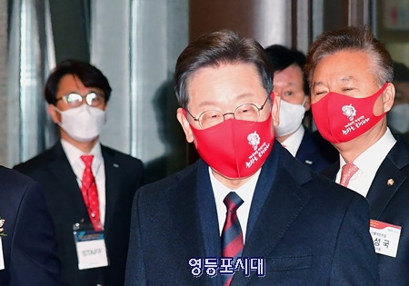 ▲1월 3일 오전 2022년 한국거래소(KRX) 개장식 및 대동제에 참석한 이재명 민주당 대선 후보 Ⓒ영등포시대