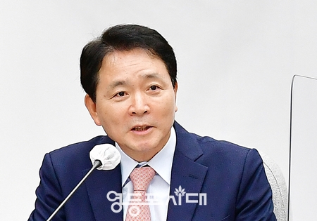 ▲성일종 정책위의장이 “쌀값 하락의 주범은 바로 문재인 정권이다. 문재인 정부의 수급 조절의 실패 때문이다”라고 강조하고 있다. Ⓒ영등포시대