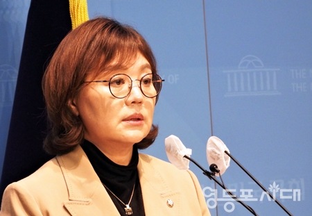 ▲국민의힘 양금희 수석대변인이 6일 국회 소통관에서 한 브리핑에서 “‘성남FC 게이트’ 하나하나 드러나는 진실 앞에 역시나 실질적 몸통은 이재명 대표였다”라고 주장하고 있다. Ⓒ영등포시대