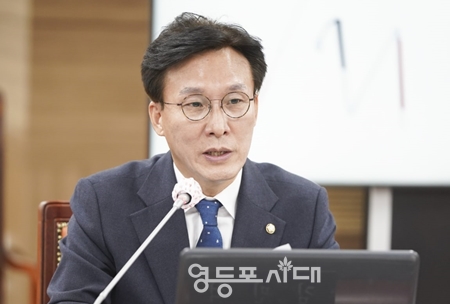 ▲김민석 의원이 한국장애인개발원 국정감사에서, “‘재난 안전 가이드’에 대한 문제점을 지적하고 있다. Ⓒ김민석 의원실