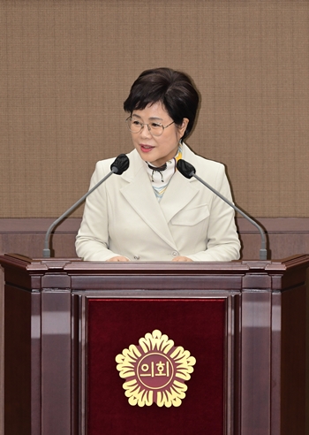  ▲이경숙 시의원이 3월 10일 열린 제316회 임시회 제5차 본회의에서 ‘서울특별시교육청 기초학력 보장지원에 관한 조례안’의 제안설명을 진행하고 있다./이미지=이경숙 의원실 제공