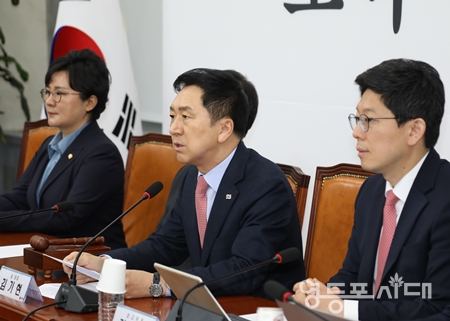 ▲국민의힘 김기현 대표가 6일 국회에서 열린 최고위원회 모두 발언에서 당내 말실수 등 불미스러운 잡음에 대해 강력히 경고하고 있다. Ⓒ영등포시대