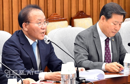 ▲윤재옥 원내대표가 26일 국회에서 원내대책회의 모두 발언을 통해 “2023년 5월 25일은 대한민국의 영공을 우주로 확장하고 우주 강국의 꿈을 실현한 첫날로 기록될 것이다”라고 강조하고 있다. Ⓒ영등포시대