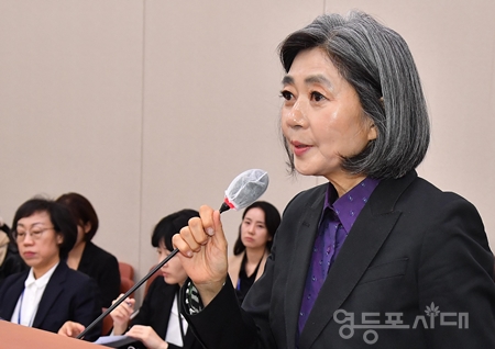 ▲10월 12일 오후 사퇴를 선언한 김행 여성가족부 장관 후보자가 10월 5일 국회에서 열린 인사청문회에서 모두발언을 하고 있다. Ⓒ영등포시대