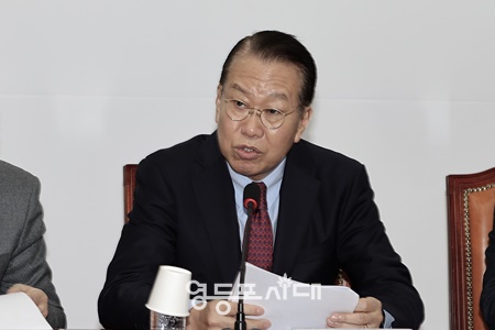 권영세 국민의힘 비상대책위원장이 13일 서울 여의도 국회에서 열린 최고위원회의에서 발언하고 있다. ©영등포시대