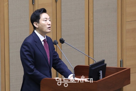 ▲오세훈 서울시장이 20일 서울시의회에서 열린 시정질문에서 시의원들의 질의에 답변하고 있다. ©영등포시대