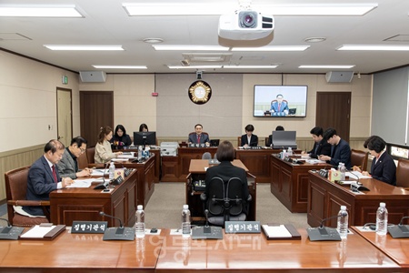 ▲영등포구의회가 3월 14일 운영위원회를 열고 제259회 임시회 의사일정을 논의하고 있다. Ⓒ영등포구의회 제공