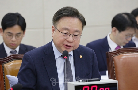 ▲보건복지위원회 국회 전체 회의에 참석한 조규홍 보건복지부 장관