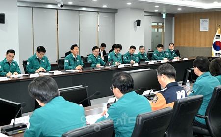 ▲오세훈 서울시장이 2일 열린 탄핵집회 안전대책회의에서 모두발언을 하고 있다. ⓒ서울시 제공