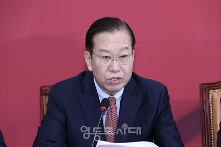 ▲권영세 국민의힘 비상대책위원장이 17일 서울 여의도 국회에서 열린 비상대책위원회의에서 발언하고 있다. ⓒ김정현 기자