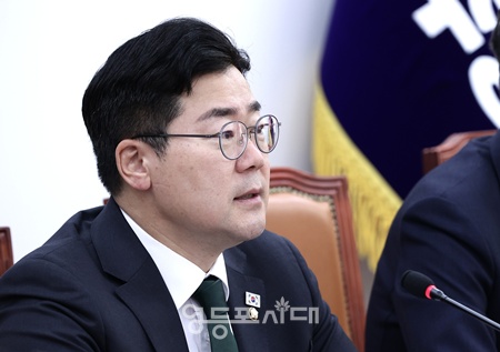 ▲박찬대 더불어민주당 대표 직무대행 겸 원내대표가 24일 서울 여의도 국회에서 열린 정책조정회의에서 발언하고 있다. ©영등포시대