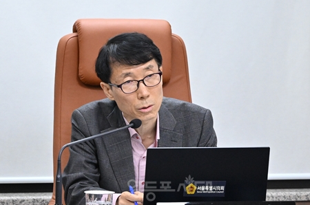 ▲최근 일부 수입 과일에서 잔류농약이 기준치를 초과해 검출된 사례와 관련해 “학교급식 식재료에 대한 교육청의 관리 체계를 점검하고 보완할 필요가 있다”라고 강조한 전병주 서울시의회 교육위원회 부위원장/이미지=전병주 부위원장 제공 