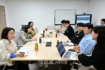 ▲최호정 서울시의회 의장이 5월 16일 녹사평역에 있는 서울교통공사 올바른노동조합 사무실에서 간담회를 하고 있다. ⓒ서울시의회 제공