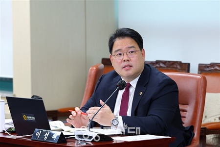 ▲이성배 서울시의회 국민의힘 대표의원. ©서울시의회 제공