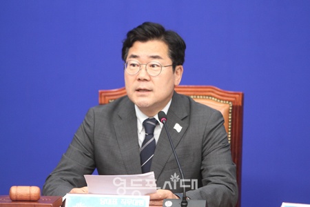 ▲박찬대 더불어민주당 당대표 직무대행 겸 원내대표가 11일 서울 여의도 국회에서 열린 최고위원회의에서 발언하고 있다. ⓒ영등포시대