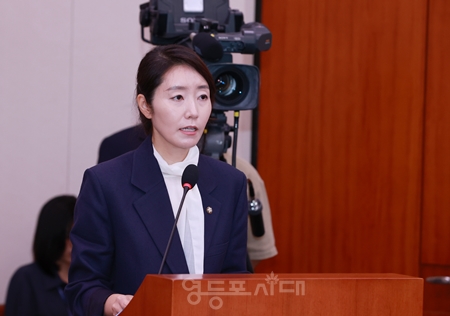 ▲강선우 여성가족부 장관 후보자자 7월 14일 국회에서 열린 인사청문회에서 모두발언에서 “우리가 사랑했던 모든 것들이 결국 우리를 낙원으로 이끈다”라고 말하고 있다. Ⓒ영등포시대
