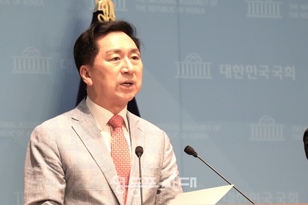 ▲김기현 국민의힘 의원이 14일 오후 서울 여의도 국회 소통관에서 기자회견을 하고 있다. ©영등포시대