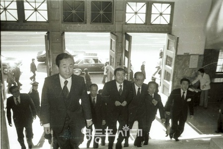 ▲서울시청으로 첫 출근하는 정상천 시장(1978년) ©서울시 제공