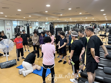 ▲영등포구시설관리공단이 헬스장 회원 14명을 대상으로 응급 안전교육을 시행했다./이미지=영등포구시설관리공단 제공