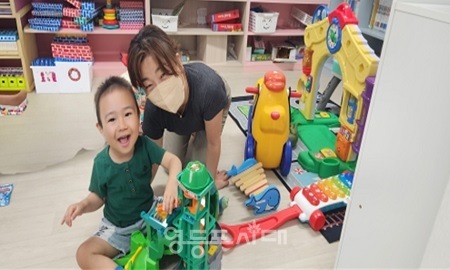 ▲지원인력(키움보듬이) 활동/이미지=영등포구 제공 